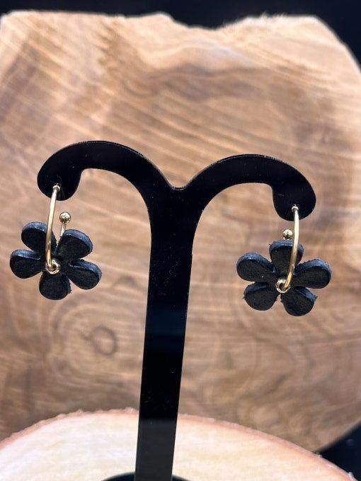 Boucles d'oreilles en cuir et en acier 