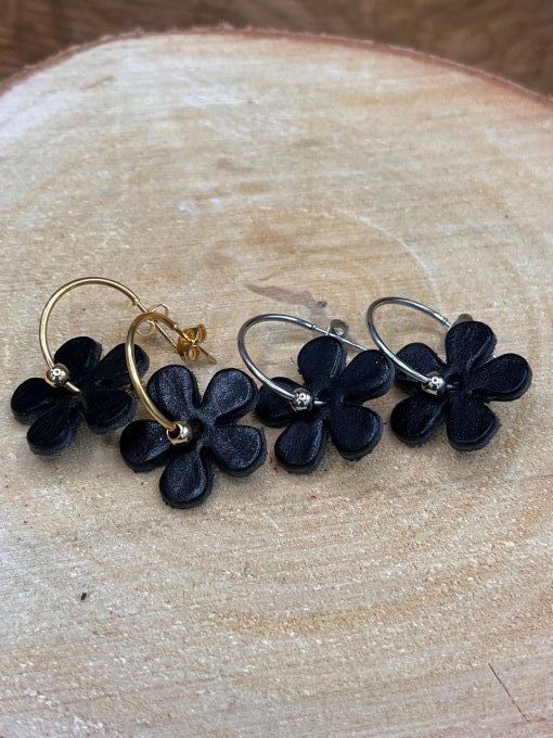 Boucles d'oreilles en cuir et en acier 