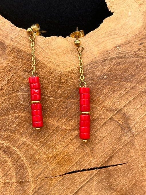 Boucles d'oreilles  en corail et acier inoxydable doré   